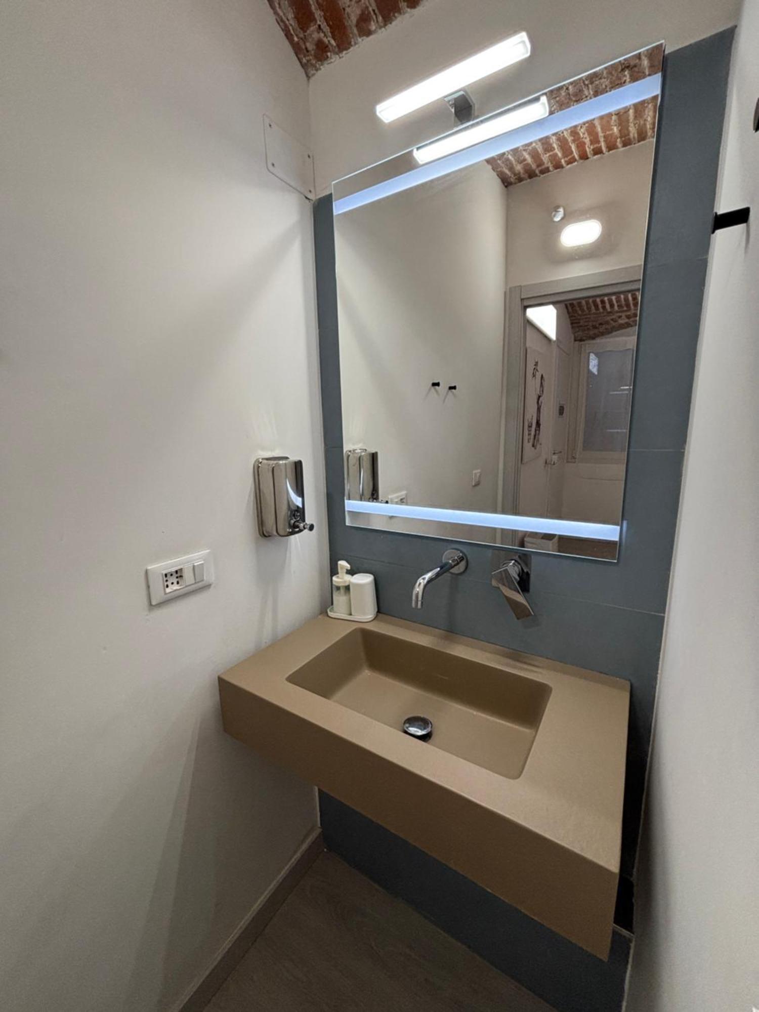 La Vecchia Milano-Les Nubles Vannucci - Il Ballatoio E Il Cortile Milão Exterior foto