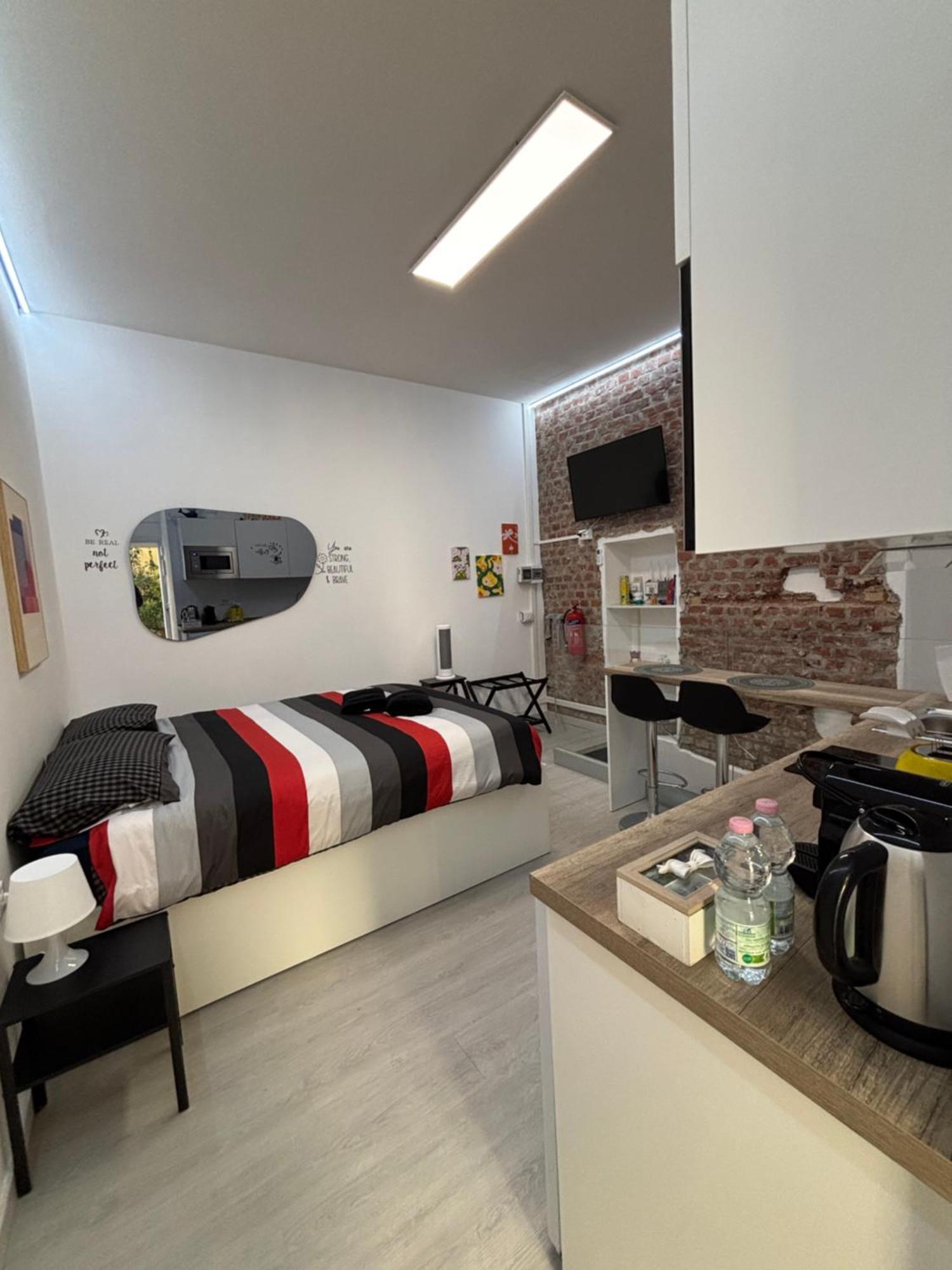 La Vecchia Milano-Les Nubles Vannucci - Il Ballatoio E Il Cortile Milão Exterior foto